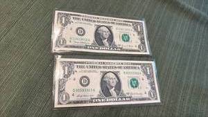 lot 927 image: 1969 Dollar bills series B and D