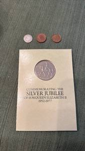 lot 928 image: Commemorative Silver Jubilee of HM Queen Elizabeth II 1952-1977 Coin and foreign coins