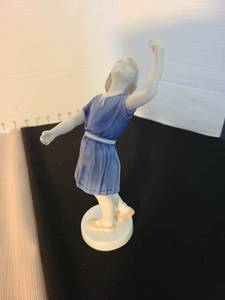 lot 1008 image: Bing & Grondahl Porcelain Figurine Girl in Blue Dress titled My Balloon, no. 840 2273, 8.75in tall