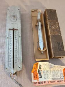 lot 1023 image: Vintage Chatillons Improved Spring Balance 30 lb. Scale, plus a vintage candy thermometer in original box