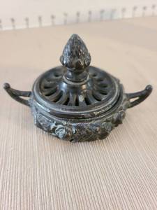 lot 1024 image: Antique bronzed metal incense burner