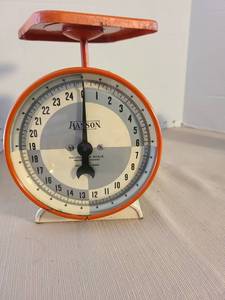 lot 1030 image: Vintage Hanson Household Scale Made in Chicago U.S.A.