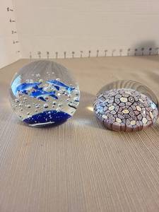 lot 1031 image: Glass Paperweight Lot 2 Pieces Fish snd Coral Reef Design