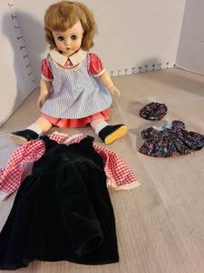 lot 1032 image: Doll with Extra Outfit, 15 inches tall