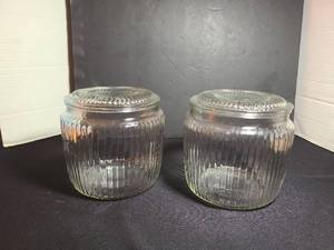 lot 1054 image: 2 Vintage Anchor Hocking clear ribbed biscuitcookie jars