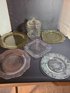 lot 1061 image: Depression, glass plates and covered cookie jar. Jar has a chip on rim.