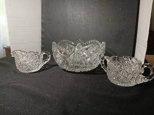 lot 1081 image: Crystal creamer and sugar with glass fruit bowl