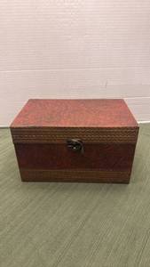 lot 1128 image: Decorative Storage Box with Embossed Pattern and Metal Clasp 5.5x9x6
