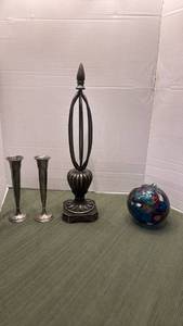 lot 1131 image: Blown glass orb, with home decor