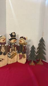 lot 1202 image: Wooden Snowman and Tree Holiday Figurines 17 inches tall
