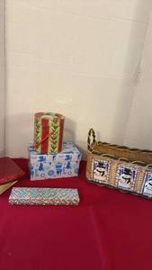 lot 1205 image: Empty gift boxes and decorative basket with snowmen plaques