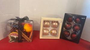 lot 1219 image: Decorative Glass Ornaments and more