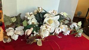 lot 1238 image: Decorative Floral Arrangement White Flowers Green Foliage Berry Stems in tin basket