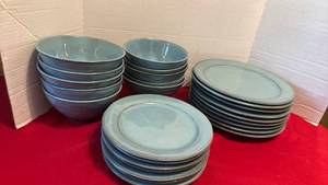 lot 1403 image: Gibson Elite ValenciaTerracotta collection dish set 26 pieces