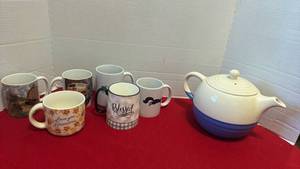 lot 1407 image: Tea pot and 6 coffee mugs