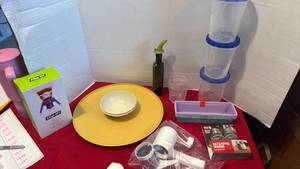 lot 1412 image: Tupperware chip and dip dish, rotary cheese grater, and more
