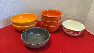 lot 1415 image: Homer Laughlin and Royal Norfolk bowls