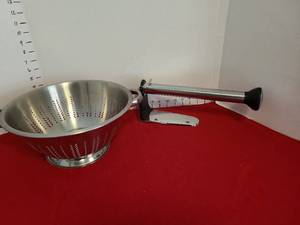 lot 1434 image: Colander with Handles and mountable paper towel holder
