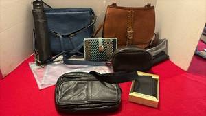 lot 1513 image: Lot of bags & wallets