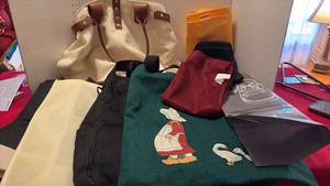 lot 1514 image: IZOD Handbag Tote & other reusable bags. (dry bag, laundry bags, grocery bags)