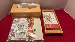 lot 1529 image: Tissue holder & napkin holder with napkins