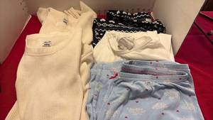 lot 1543 image: Long Johns, Cuddl Duds, jammy pants. Size large.