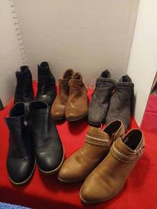 lot 1565 image: Lot of Ladies Ankle Boots Black Brown Gray size 10