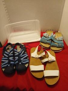 lot 1566 image: Lot of Ladoes Sandals with  Storage Container size 10 m