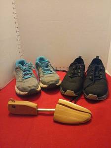 lot 1568 image: New Balance Sneakers 11 and Ulogu sizev41.5