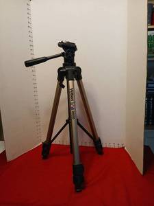 lot 1640 image: Velbon 9000 Camera Tripod with Fluid Head 53 inches fully extended
