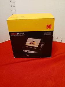 lot 1642 image: Kodak Scanza Digital Film Scanner with accessories