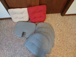 lot 1700 image: Seat Cushions