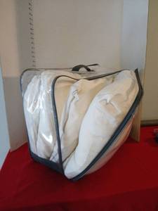 lot 1701 image: Pillows