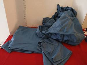 lot 1711 image: Queen  Bed Sheet Set  fitted and flatter and pillowcases