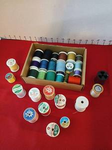 lot 1726 image: Lot of Spools Embroidery and Sewing Thread Multiple Colors