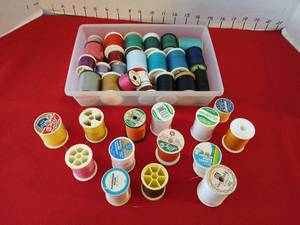 lot 1727 image: Sewing Thread Lot  Spools Multiple Colors Assorted Sizes