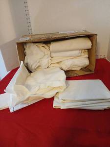 lot 1757 image: Lot of WhiteCream Fabric Pieces