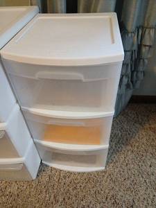 lot 1795 image: Sterilite 3-Drawer Storage White