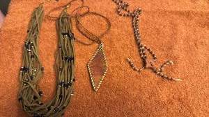lot 1913 image: Necklaces