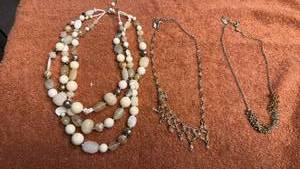 lot 1917 image: Necklaces