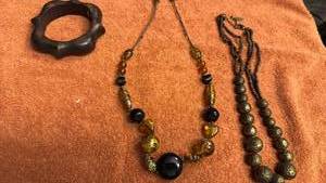 lot 1931 image: Necklaces and bracelet