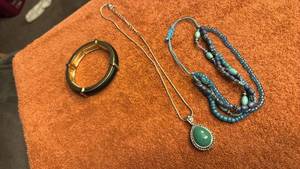 lot 1938 image: Bracelet and necklaces