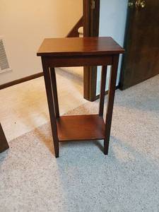 lot 2200 image: Wood Side Table with Shelf 29x12x16 located in basement