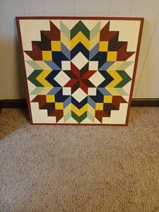 lot 2300 image: Geometric Star Quilt Pattern Wall Art Panel 2ftx2ft located un basement