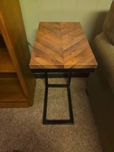 lot 2309 image: Side Table with Chevron Wood Top and Black Metal Base, 26x10x16