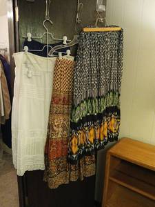 lot 2402 image: Chadwicks and more  Lot  ladies Skirts Size M