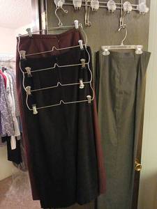 lot 2500 image: Ladies skirts and pants size 14