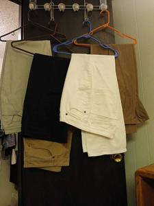 lot 2506 image: Ladies pants size 12 to 14