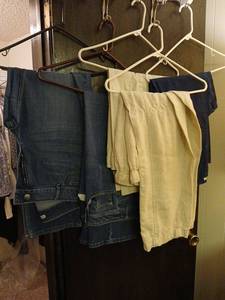 lot 2510 image: Ladies pants soze 12 to 14