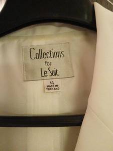 lot 2516 image: Collections for Le Suit Womens Blazer Size 14 and Coldwater Creek Jacket Lot